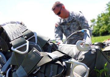 Kentucky Special Forces Soldiers honor D-Day paratroopers