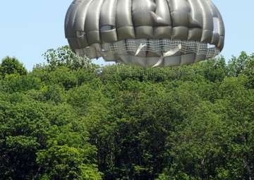 Kentucky Special Forces Soldiers honor D-Day paratroopers