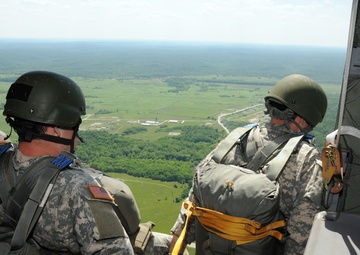 Kentucky Special Forces soldiers honor D-Day paratroopers