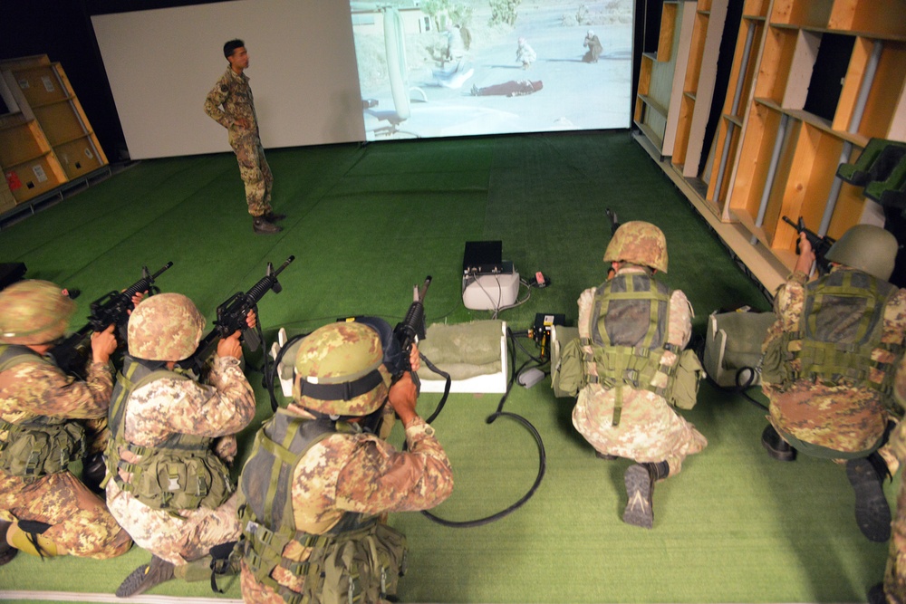 Italian soldiers of Reggimento Carabinieri Paracadutisti “TUSCANIA” dell'Esercito Italiano training at Caserma Ederle, Vicenza, Italy