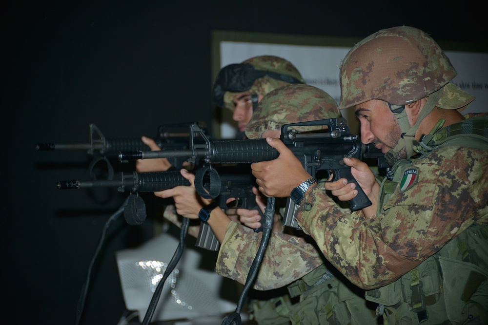 Italian soldiers of Reggimento Carabinieri Paracadutisti “TUSCANIA” dell'Esercito Italiano training at Caserma Ederle, Vicenza, Italy