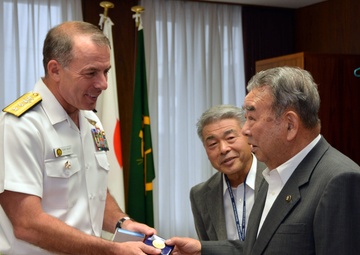 Commander, US Naval Forces Japan visits NAF Misawa