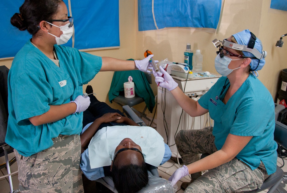 Canadian, US dental providers serve Belizean people