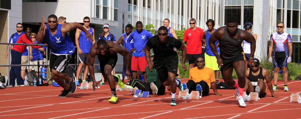 Men's open 100 meter race at the 2014 Warrior Trials