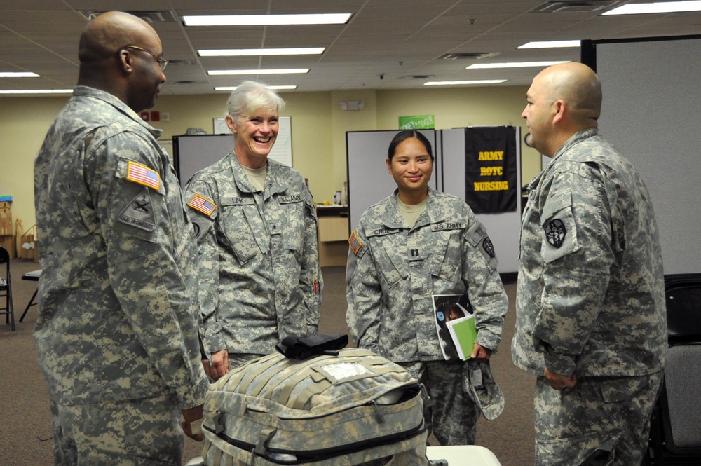 Brig. Gen. Link visits ARMEDCOM Soldiers