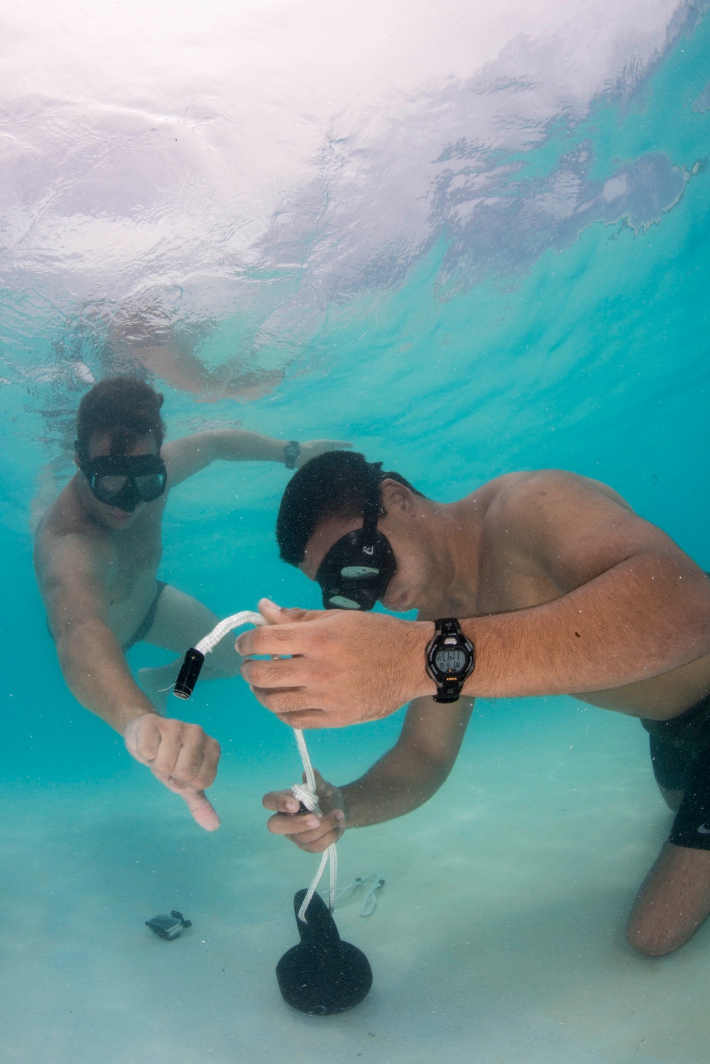 US Navy EOD works with Belizean SEALs as part of Southern Partnership Station