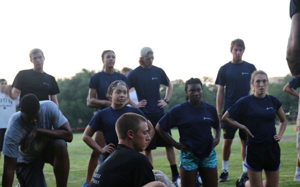 Marines Provide Leadership Training for LSU