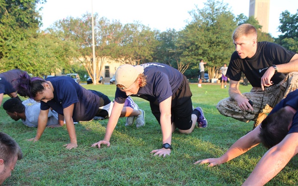 Marines Provide Leadership Training for LSU