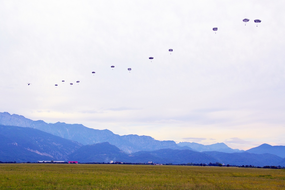 173rd Airborne Brigade jump training on Juliet Drop Zone, Pordenone, Italy