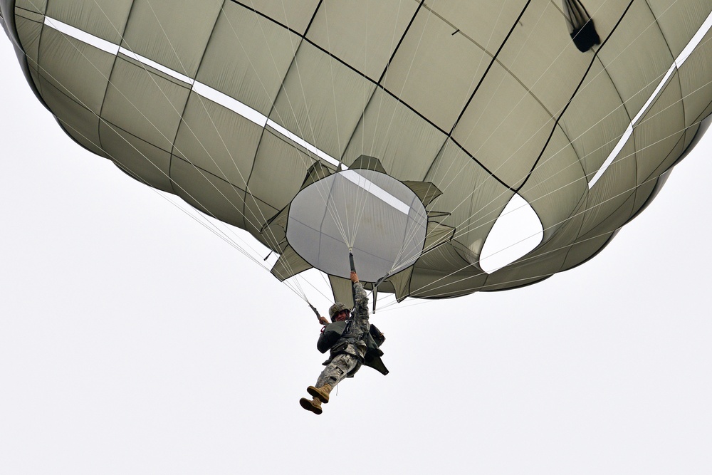 173rd Airborne Brigade jump training on Juliet Drop Zone, Pordenone, Italy