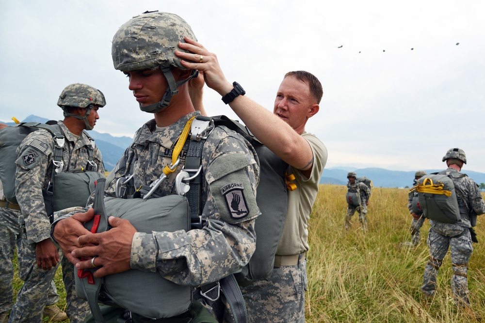 173rd Airborne Brigade jump training on Juliet Drop Zone, Pordenone, Italy