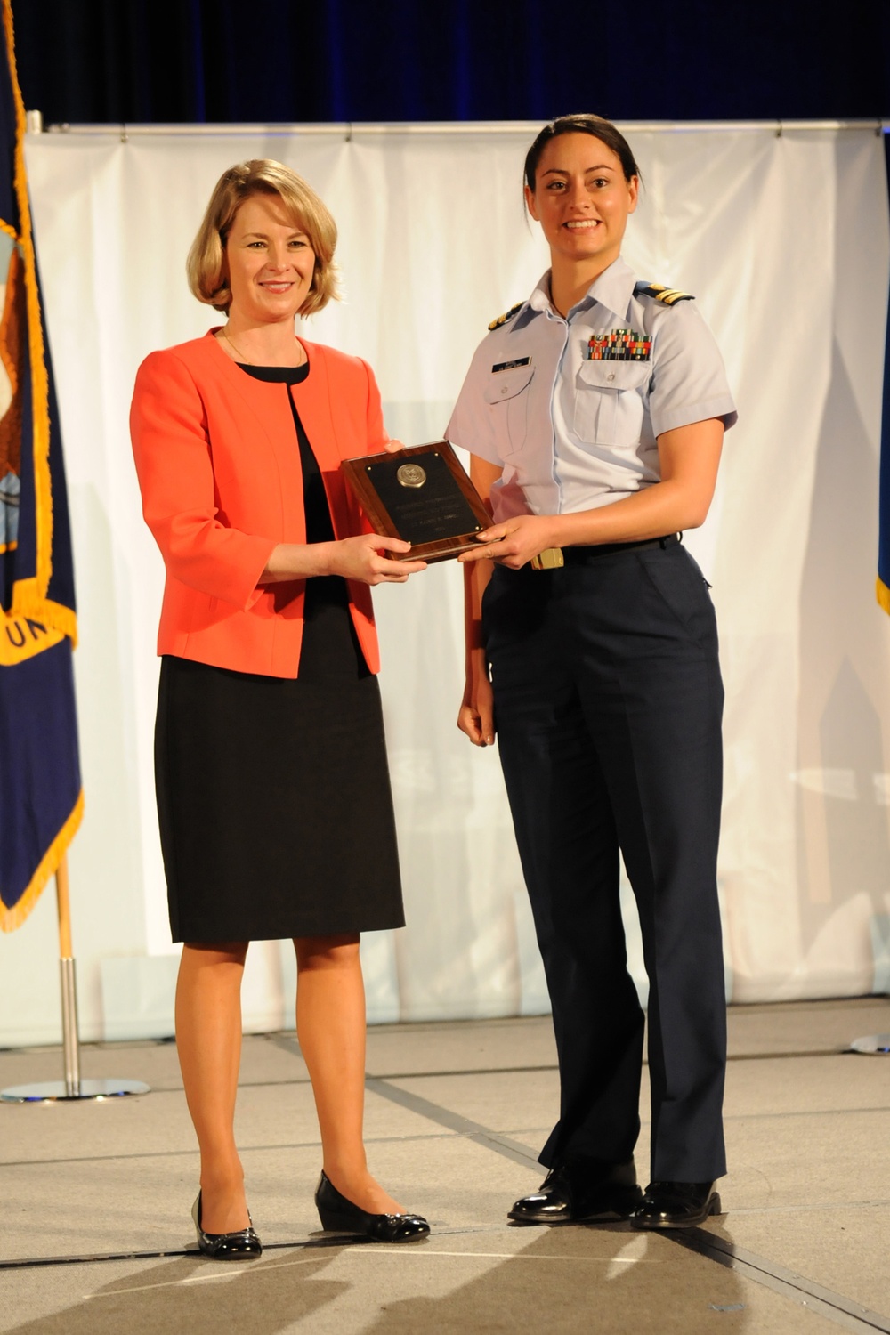 Lt. Karen Appel receives ASMC award