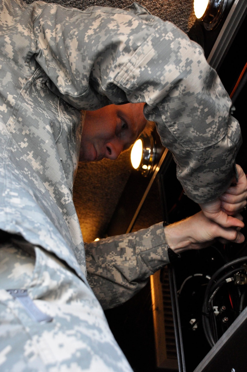 Soldiers participate in Civil Support Team Command Suite Capstone Exercise