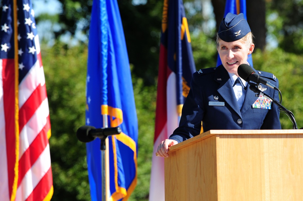 4th FW welcomes new commander