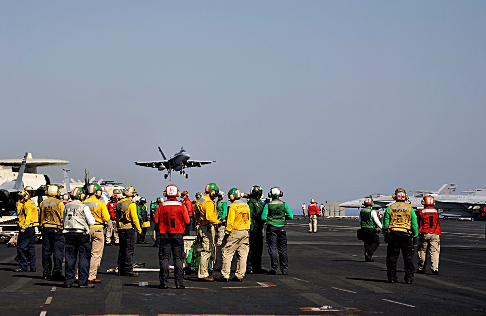 USS George H.W. Bush flight deck