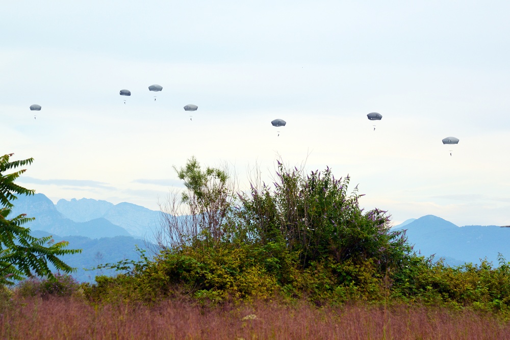 173rd Airborne Brigade jump training on Juliet Drop Zone, Pordenone, Italy