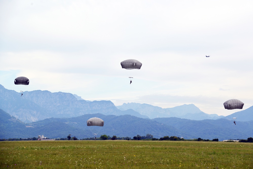 173rd Airborne Brigade jump training on Juliet Drop Zone, Pordenone, Italy