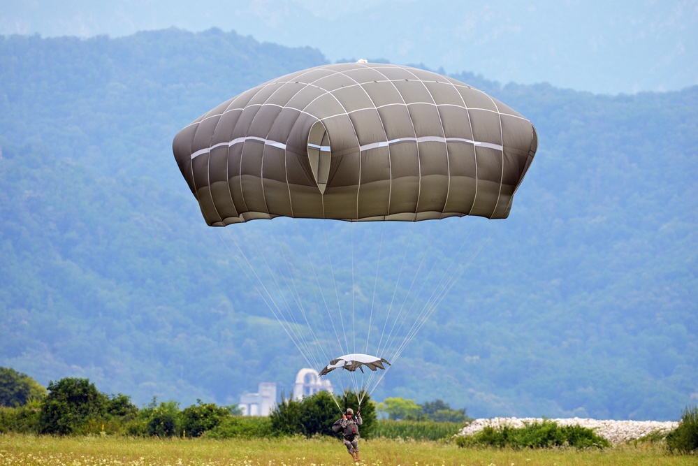 173rd Airborne Brigade jump training on Juliet Drop Zone, Pordenone, Italy