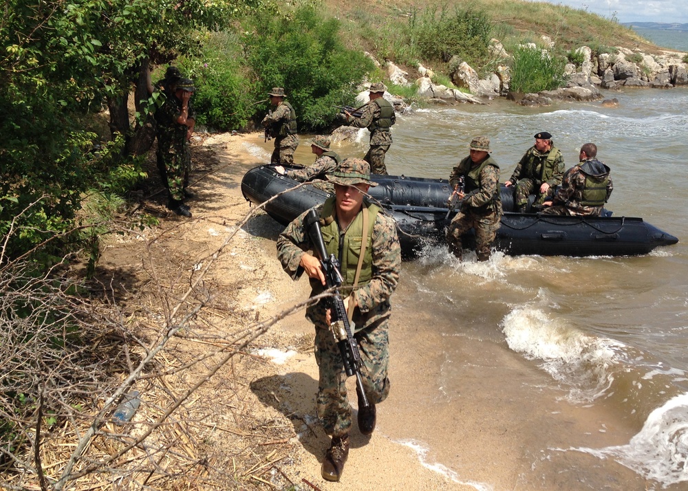 Marines and sailors of BSRF conduct an amphibious exercise with Romanian 307th Naval Infantry Battalion