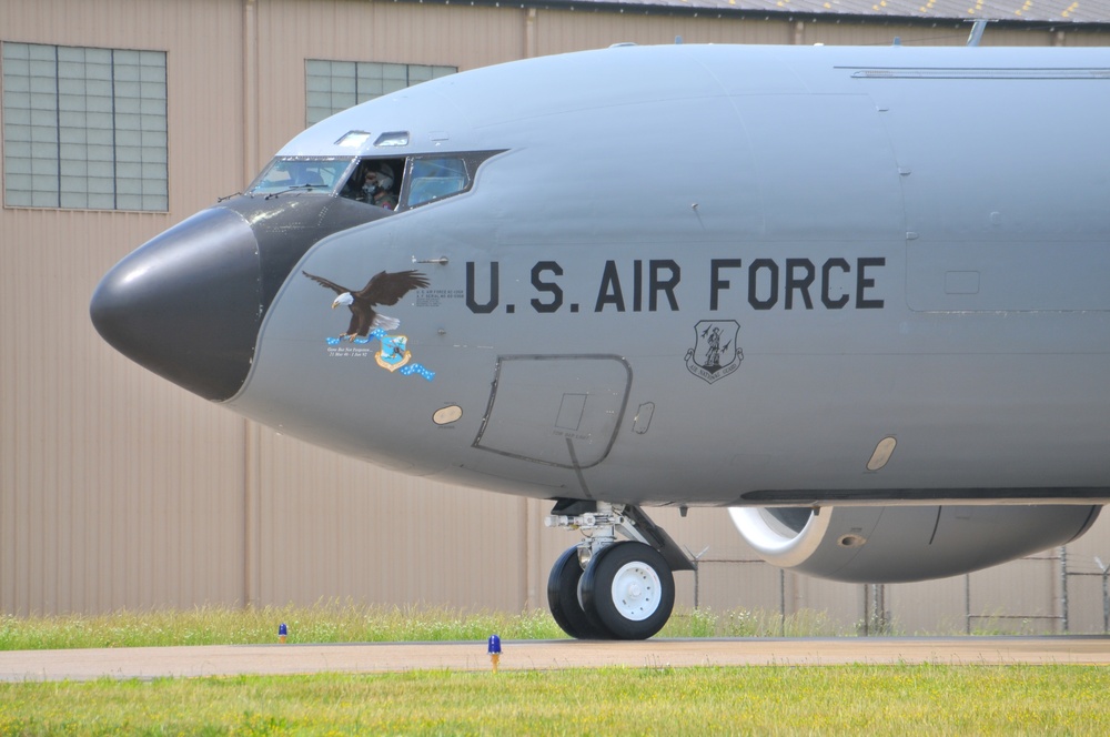 KC-135R Stratotankers return to parking ramp