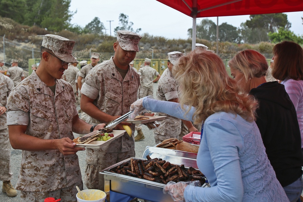 Act of Appreciation: CLB-1 Marines enjoy breakfast prepared by church volunteers