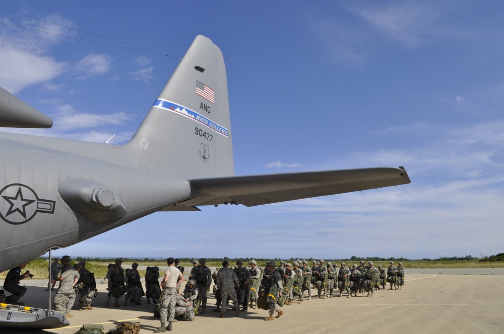 82nd Airborne Soldiers prepare to board a Nevada Air National Guard C-130
