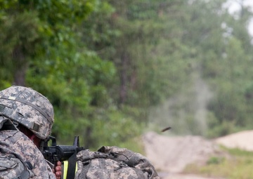 2014 US Army Reserve Best Warrior Competition: M4 qualification
