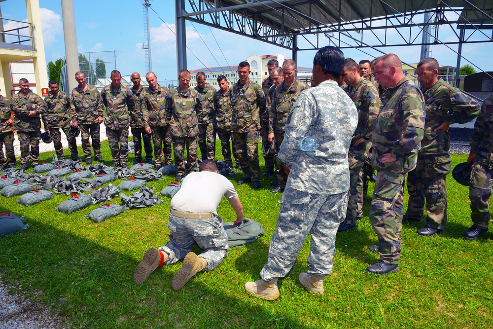 Basic airborne refresh training with 173rd Airborne Brigade and 35th Regiment Parachute Artillery
