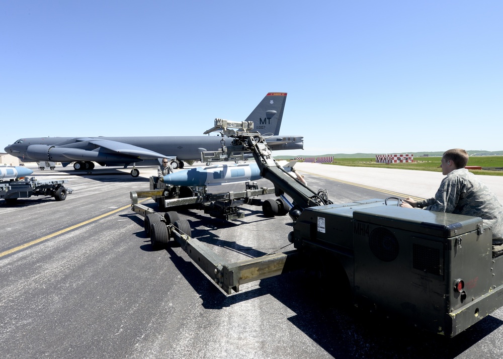 5th AMXS weapons loaders get B-52s loaded and ready