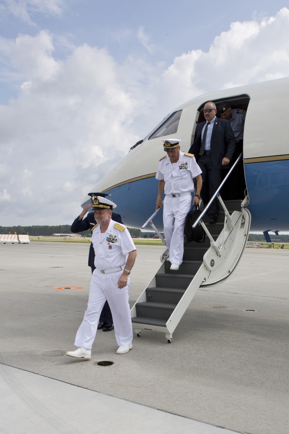 Italian Chief of Defense Visits MCAS Cherry Point