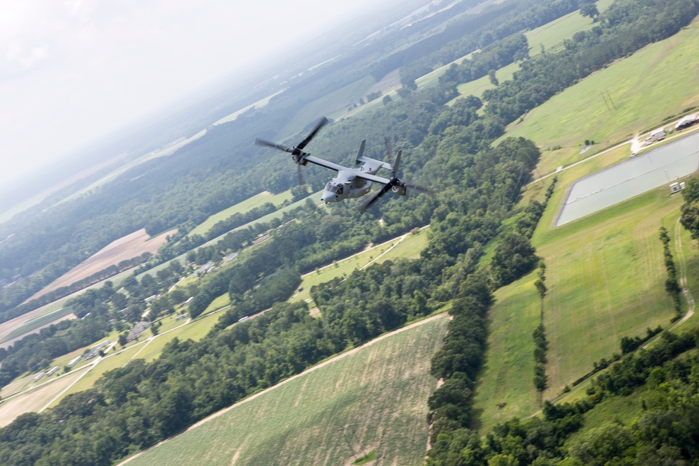 Italian Chief of Defense Visits MCAS Cherry Point