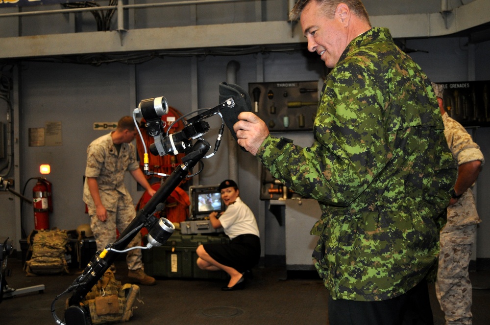 Quebec welcomes Marines with USS Oak Hill