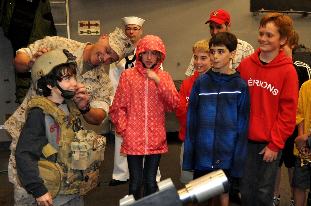 Quebec welcomes Marines with USS Oak Hill