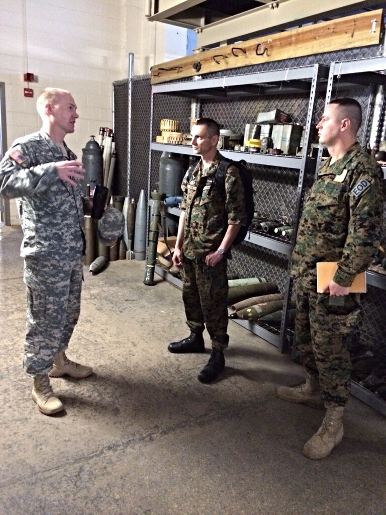 American Soldiers host Bosnian EOD technicians
