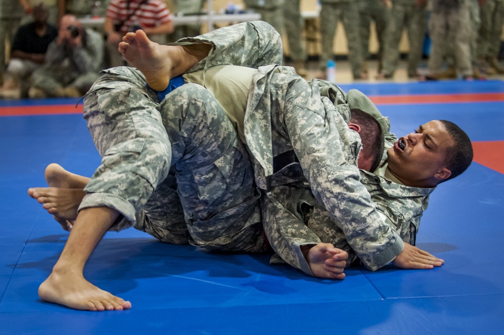 Army Reserve warriors go head-to-head in Modern Army Combatives tournament