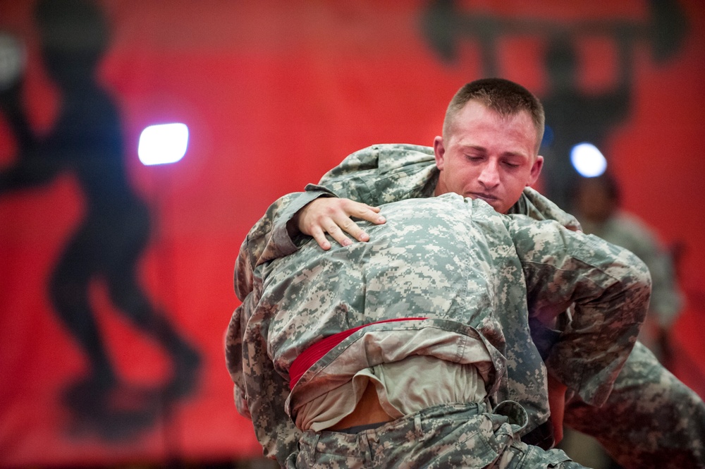 Army Reserve warriors go head-to-head in Modern Army Combatives tournament