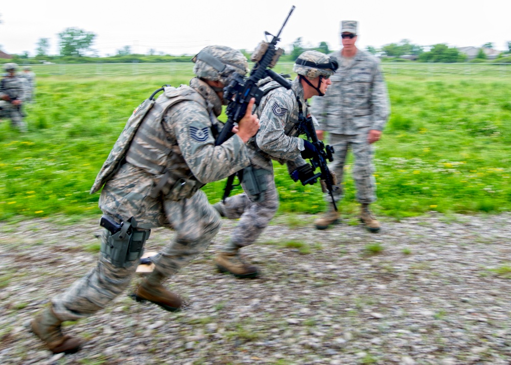 Shoot, move and communicate