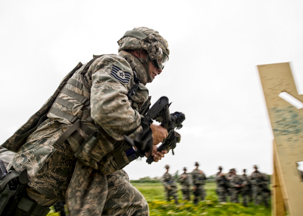 Shoot, move and communicate
