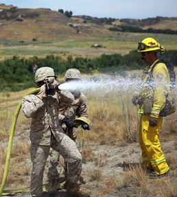 2/11 Marines learn firefighting techniques