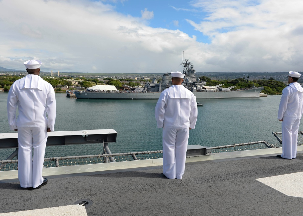 USS Peleliu pulls into Pearl Harbor