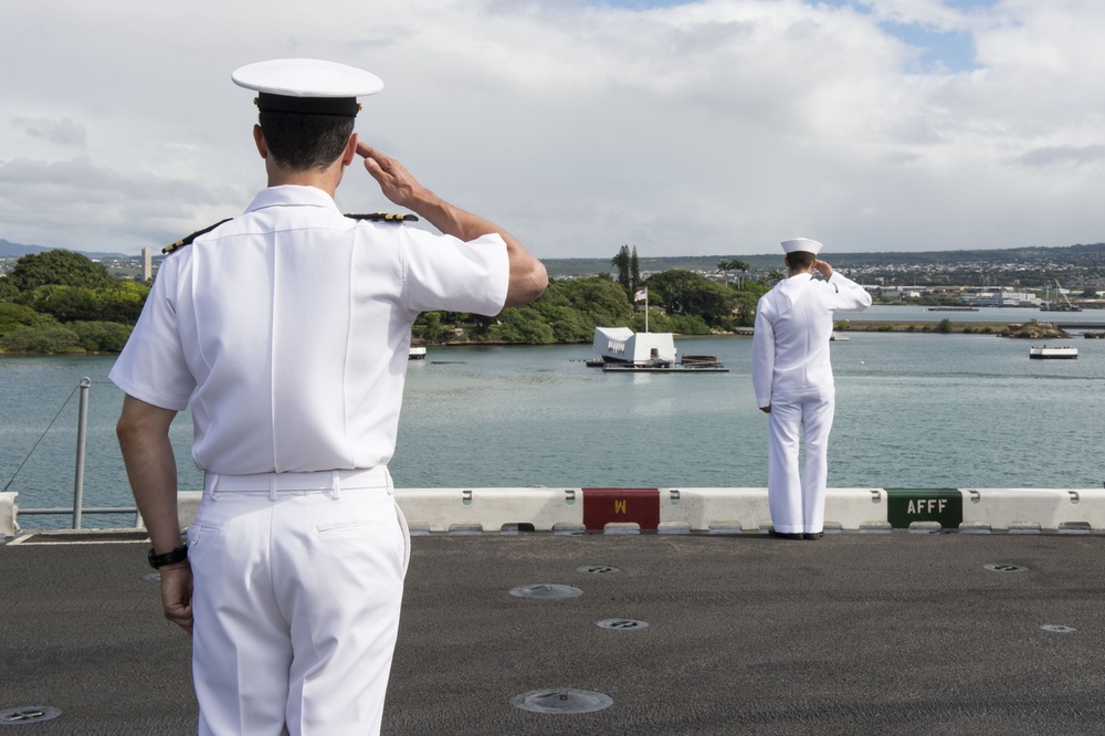 USS Peleliu arrives at Pearl Harbor for RIMPAC 2014