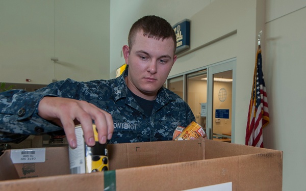 Naval Station Everett Feds Feed Families