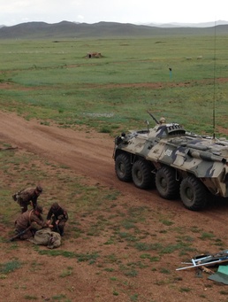 Mongolian Armed Forces members, U.S. Marines train side-by-side
