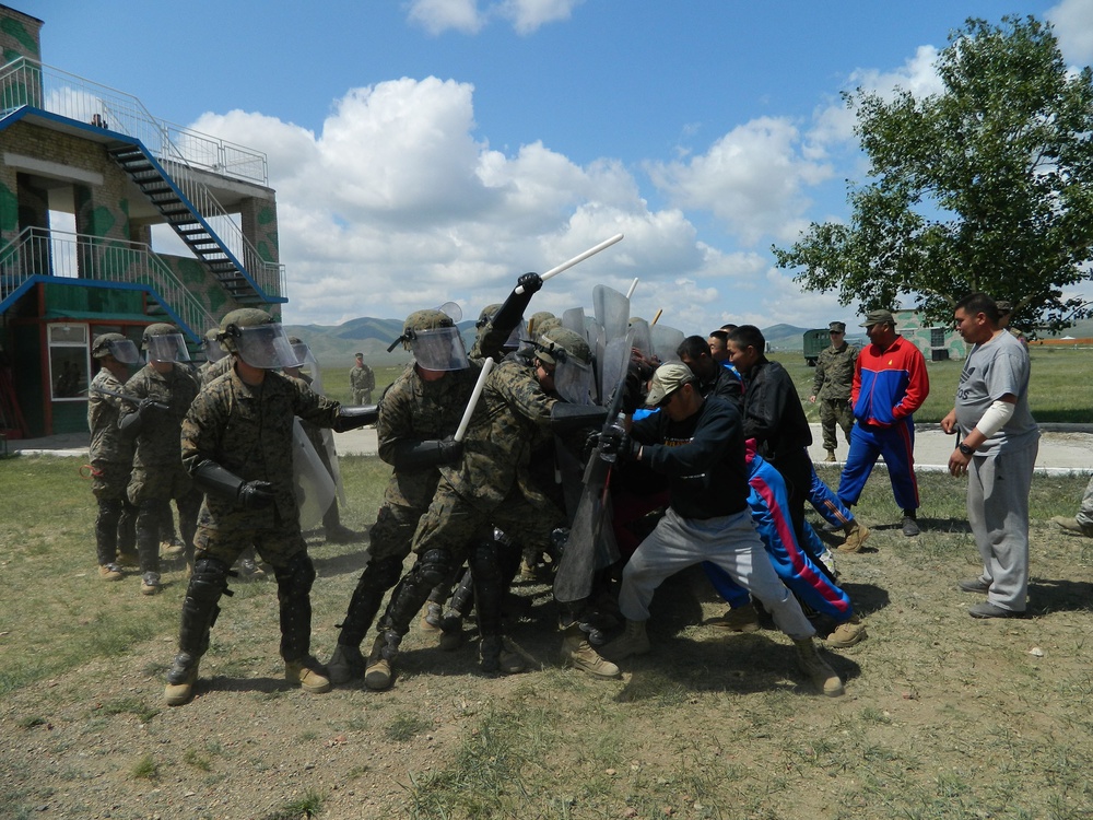 What a riot! Marines practice controlling crowds