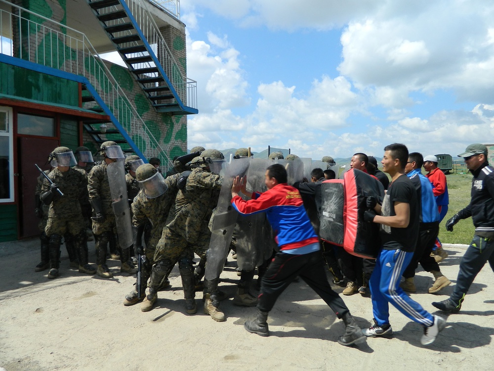 What a riot! Marines practice controlling crowds