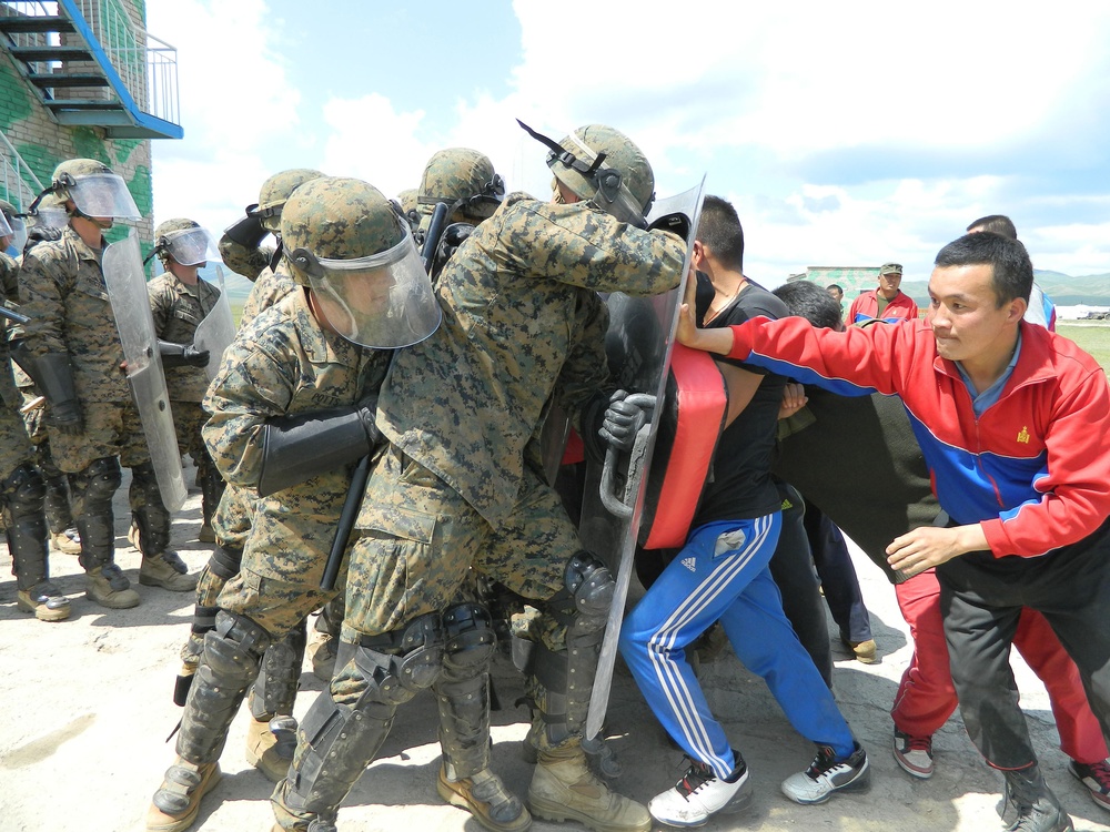 What a riot! Marines practice controlling crowds