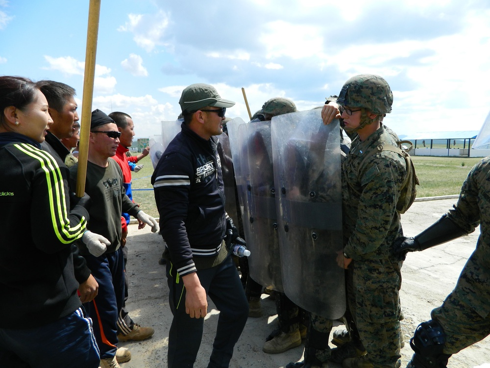 What a riot! Marines practice controlling crowds