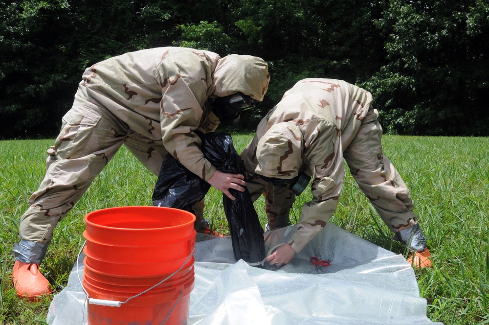 202nd EOD 'Suits Up' in Alabama