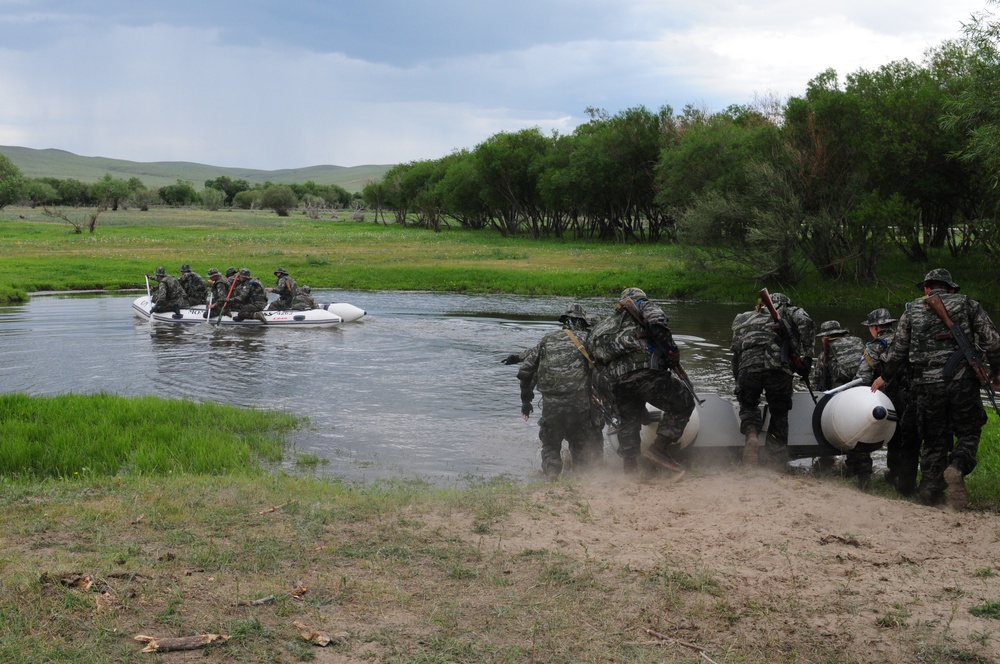 ROK Marines train at Khaan Quest 2014