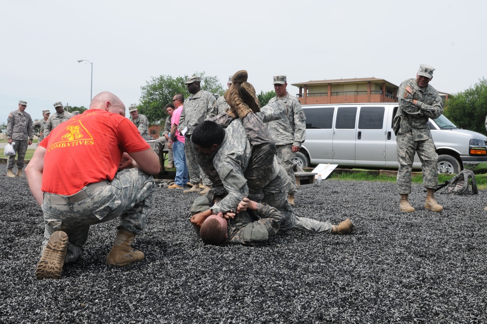 Soldiers compete in Lightning Warrior Week